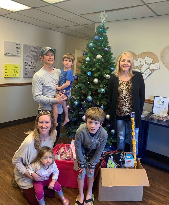 group-photo-with-christmas-tree